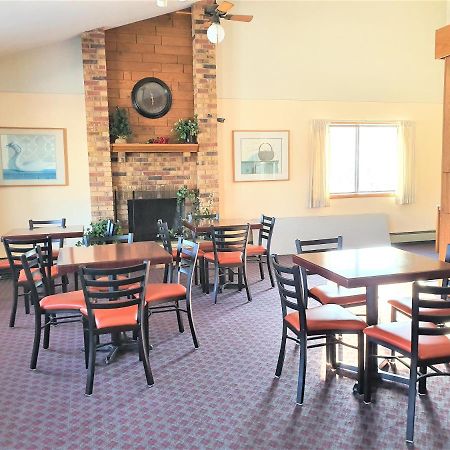 Amerivu Inn & Suites-Avon Esterno foto