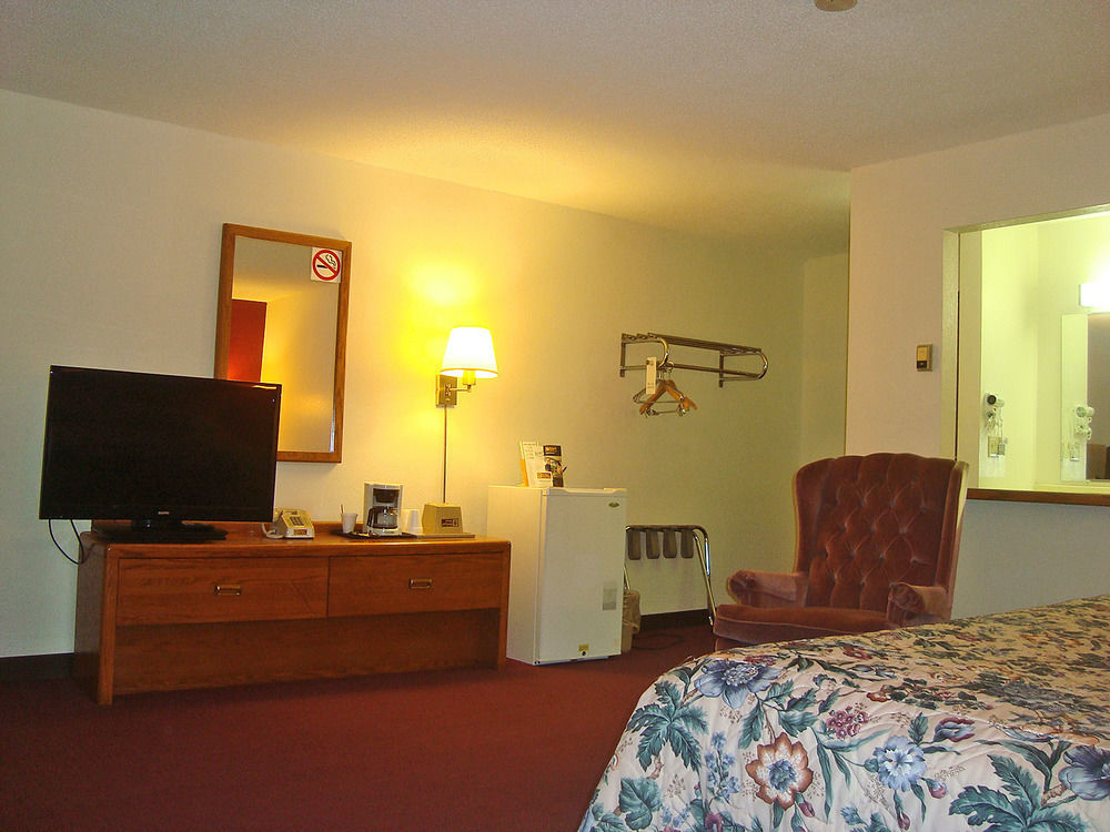 Amerivu Inn & Suites-Avon Esterno foto