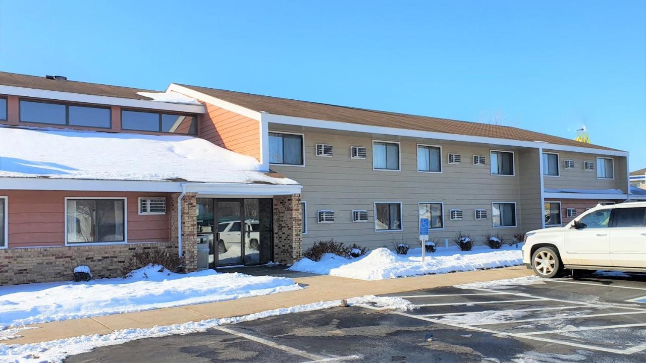 Amerivu Inn & Suites-Avon Esterno foto