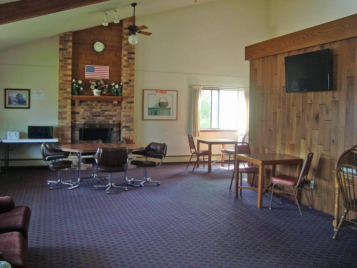 Amerivu Inn & Suites-Avon Esterno foto